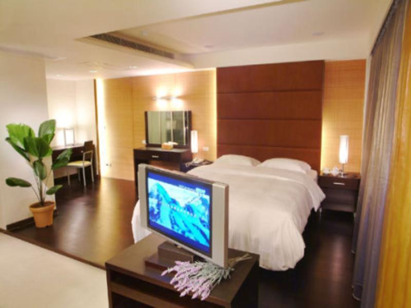 Katherine Plaza Hotel Kaohsiung Exterior foto